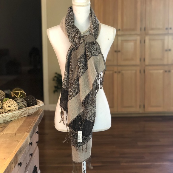 Scarf or Wrap - Picture 2 of 5